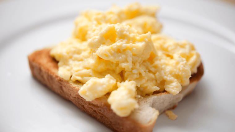 Scrambled eggs on toast